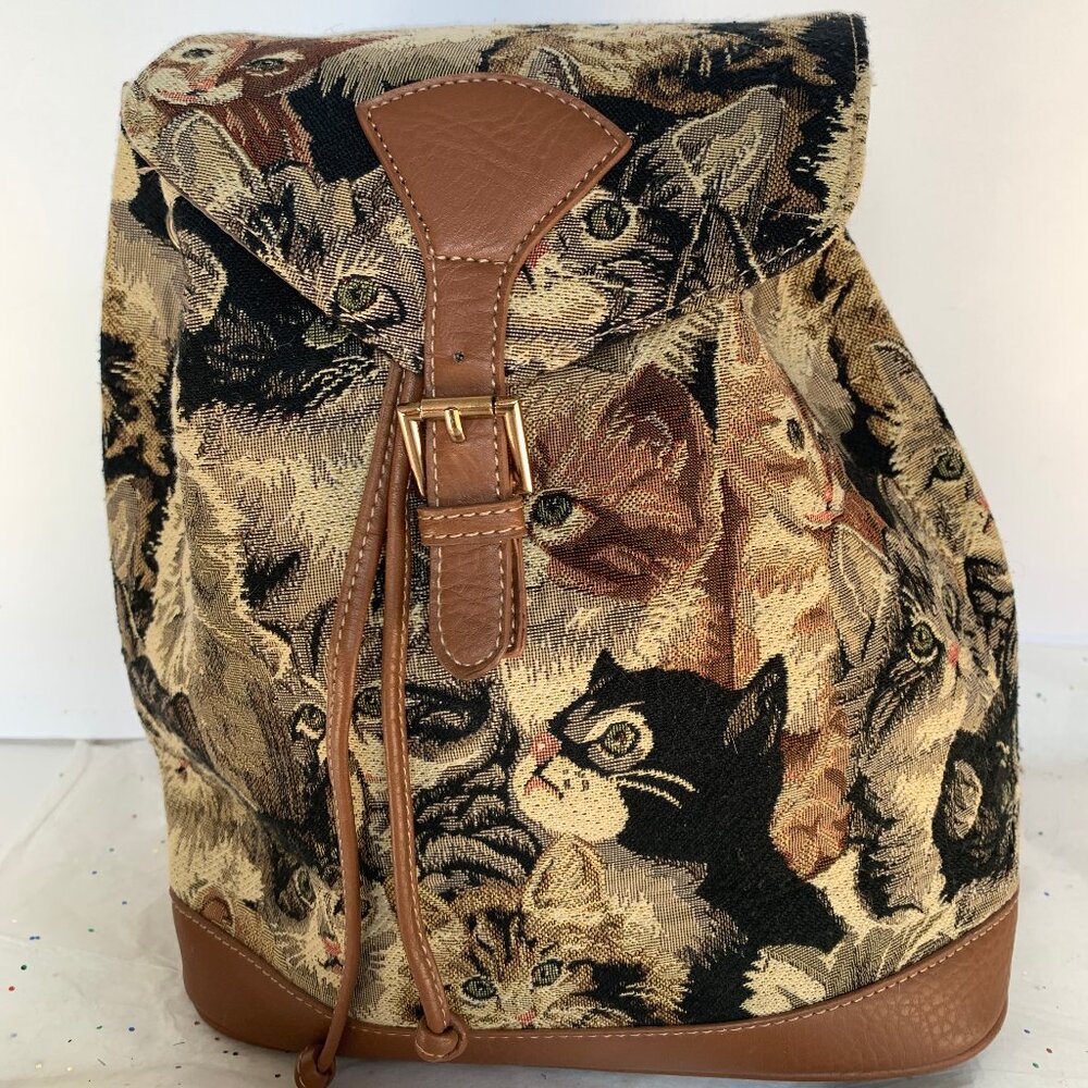 Signare Cat Kitten All over Print Tapestry Backpack Tan Drawstring Buckle Snap - Picture 2 of 14